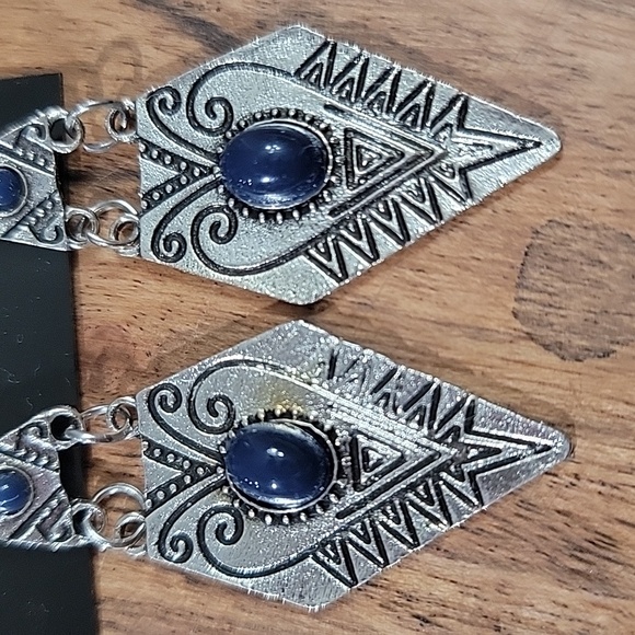 Diamond Shape Boho Statement Earrings With Dark Blue Faux Stone - Picture 6 of 7